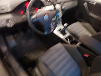 Volkswagen Passat Passat Variant (3C5) Combi 1.6 FSI 16V (BLF(Euro 4)) [85kW]  (08-2005/=
06-2008) picture 10