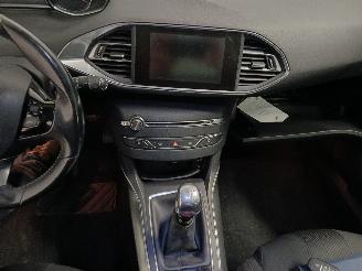 Peugeot 308 308 (L3/L8/LB/LH/LP) Hatchback 5-drs 1.6 16V THP (EP6CDT(5FA)) [92kW] =
 (09-2013/06-2021) picture 15