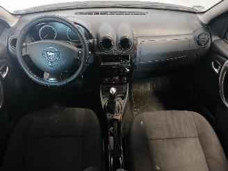 Dacia Duster Duster (HS) SUV 1.6 16V (K4M-690(K4M-F6)) [77kW]  (04-2010/01-2018) picture 11