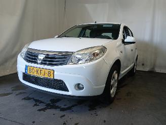 uszkodzony samochody osobowe Dacia Sandero Sandero I (BS) Hatchback 1.2 16V (D4F-732(D4F-F7)) [55kW]  (11-2008/12=
-2012) 2009/10