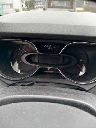 Renault Captur Captur (2R) SUV 1.5 Energy dCi 90 FAP (K9K-612) [66kW]  (06-2015/...) picture 2