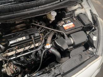 Hyundai I-20 i20 Hatchback 1.2i 16V (G4LA) [63kW]  (03-2012/12-2015) picture 19