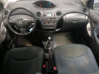 Toyota Yaris Yaris (P1) Hatchback 1.3 16V VVT-i (2SZFE) [64kW]  (04-2002/09-2005) picture 11