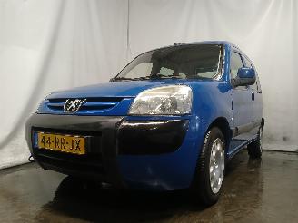 Voiture accidenté Peugeot Partner Partner Combispace MPV 1.6 16V (TU5JP4(NFU)) [80kW]  (07-2001/03-2008)= 2005/7