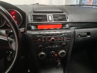 Mazda 3 3 Sport (BK) Hatchback 2.0i 16V (LF72) [110kW]  (10-2003/12-2009) picture 17