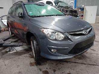 Hyundai I-30 i30 Crosswagon (WWH) Combi 1.6 CVVT 16V (G4FC-G) [93kW]  (02-2008/06-2=
012) picture 2