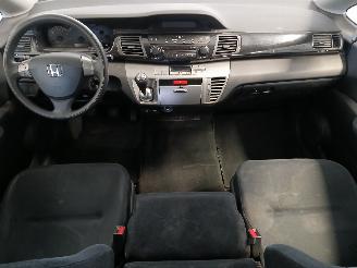 Honda Fr-v FR-V (BE) MPV 1.7 16V (D17A2) [92kW]  (02-2005/12-2006) picture 13