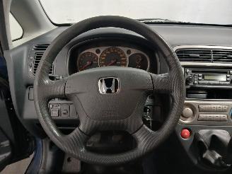 Honda Stream Stream I (RN) MPV 2.0 16V VTEC (K20A5) [115kW]  (05-2001/09-2006) picture 19