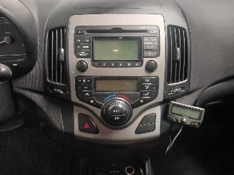 Hyundai I-30 i30 (FD) Hatchback 1.4 CVVT 16V (G4FA) [80kW]  (10-2007/11-2011) picture 15
