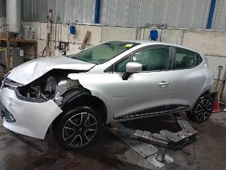  Renault Clio Clio IV (5R) Hatchback 5-drs 0.9 Energy TCE 90 12V (H4B-408(H4B-B4)) [=
66kW]  (11-2012/08-2021) 2016/6