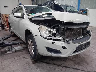 Volvo V-60 V60 I (FW/GW) Combi 1.6 DRIVe (D4162T) [84kW]  (02-2011/12-2015) picture 2