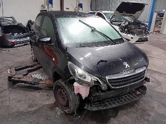 Peugeot 108 108 Hatchback 1.0 12V (1KRFE(CFB)) [51kW]  (05-2014/...) picture 2