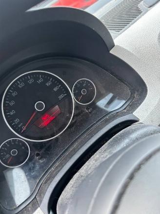 Volkswagen Up! Up! (121) Hatchback 1.0 12V 60 (CHYE) [44kW]  (08-2011/08-2020) picture 2