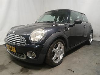 Mini Mini Mini (R56) Hatchback 1.4 16V One (N12-B14A) [70kW]  (11-2006/03-2010) picture 3