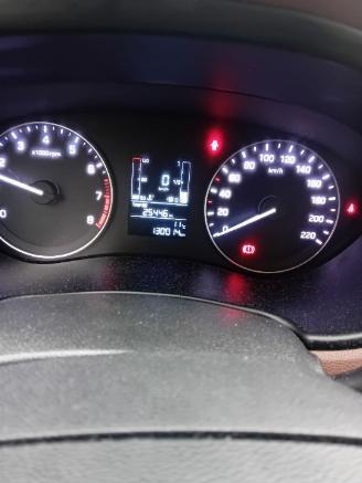 Hyundai I-20 i20 (GBB) Hatchback 1.2i 16V (G4LA) [62kW]  (11-2014/08-2020) picture 2