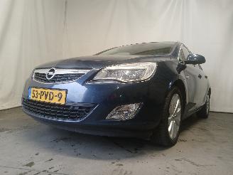 Avarii autoturisme Opel Astra Astra J Sports Tourer (PD8/PE8/PF8) Combi 1.4 Turbo 16V (A14NET(Euro 5=
)) [103kW]  (10-2010/10-2015) 2011/3