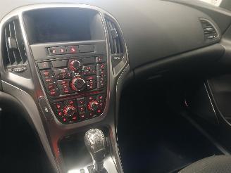 Opel Astra Astra J Sports Tourer (PD8/PE8/PF8) Combi 1.4 Turbo 16V (A14NET(Euro 5=
)) [103kW]  (10-2010/10-2015) picture 14