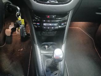 Peugeot 208 208 I (CA/CC/CK/CL) Hatchback 1.6 16V THP 155 (EP6CDT(5FV)) [115kW]  (=
03-2012/12-2019) picture 15