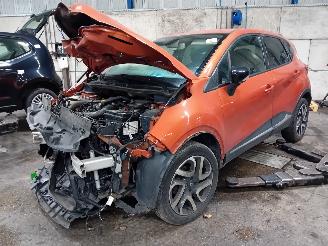 Autoverwertung Renault Captur Captur (2R) SUV 0.9 Energy TCE 12V (H4B-408(H4B-B4)) [66kW]  (06-2013/=
=2E..) 2015/7