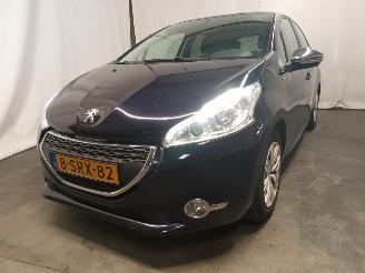 skadebil auto Peugeot 208 208 I (CA/CC/CK/CL) Hatchback 1.2 Vti 12V PureTech 82 (EB2F(HMZ)) [60k=
W]  (03-2012/12-2019) 2013/11