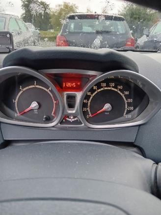 Ford Fiesta Fiesta 6 (JA8) Hatchback 1.6 TDCi 95 (T3JA(Euro 5)) [70kW]  (02-2010/1=
2-2015) picture 2