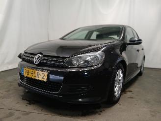 Vaurioauto  passenger cars Volkswagen Golf Golf VI (5K1) Hatchback 1.6 TDI 16V (CAYC(Euro 5)) [77kW]  (02-2009/11=
-2012) 2011/6