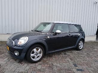Mini Clubman Clubman (R55) Combi 1.6 16V Cooper (N12-B16A) [88kW]  (10-2007/12-2013=
) picture 3