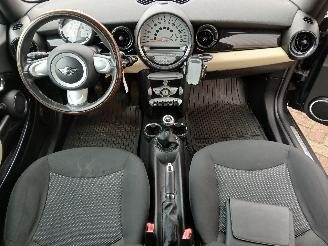 Mini Clubman Clubman (R55) Combi 1.6 16V Cooper (N12-B16A) [88kW]  (10-2007/12-2013=
) picture 10