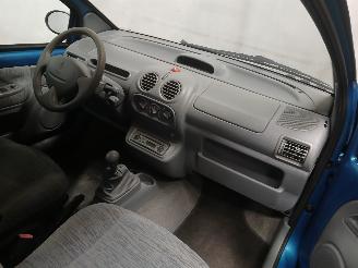 Renault Twingo Twingo (C06) Hatchback 3-drs 1.2 16V (D4F-708) [55kW]  (10-2003/05-200=
7) picture 8
