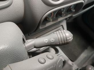 Renault Twingo Twingo (C06) Hatchback 3-drs 1.2 16V (D4F-708) [55kW]  (10-2003/05-200=
7) picture 15