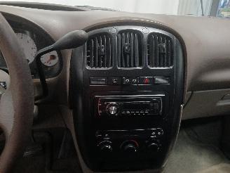 Chrysler Voyager Voyager/Grand Voyager (RG/RS) MPV 3.3 V6 (EGA) [128kW]  (02-2000/12-20=
08) picture 18