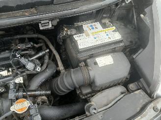 Kia Venga Venga MPV 1.4 CVVT 16V (G4FA) [66kW]  (02-2010/03-2019) picture 21