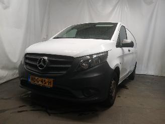 krockskadad bil auto Mercedes Vito Vito (447.6) Van 1.7 110 CDI 16V (OM622.851(R9N)) [75kW]  (09-2019/...=
) 2014/12