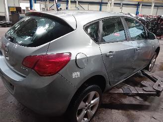 Opel Astra Astra J (PC6/PD6/PE6/PF6) Hatchback 5-drs 1.4 16V ecoFLEX (A14XER(Euro=
 5)) [74kW]  (12-2009/10-2015) picture 3