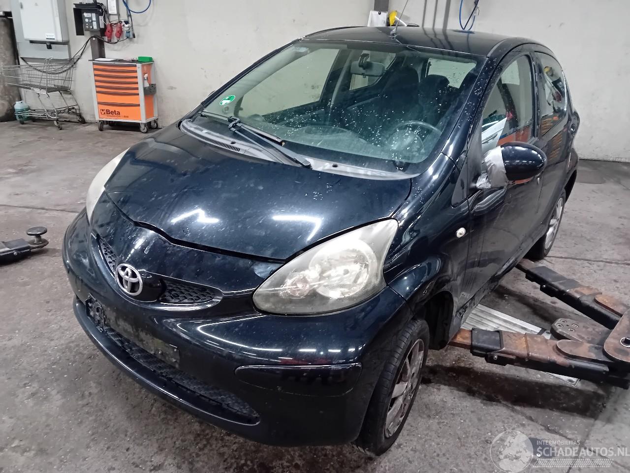 Toyota Aygo Aygo (B10) Hatchback 1.0 12V VVT-i (1KR-FE) [50kW]  (07-2005/05-2014)