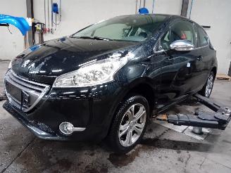 demontáž osobní automobily Peugeot 208 208 I (CA/CC/CK/CL) Hatchback 1.2 Vti 12V PureTech 82 (EB2F(HMZ)) [60k=
W]  (03-2012/12-2019) 2013/7