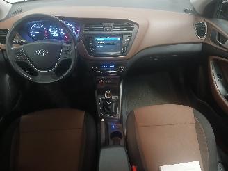 Hyundai I-20 i20 (GBB) Hatchback 1.0 T-GDI 100 12V (G3LC) [74kW]  (01-2016/08-2020)= picture 11