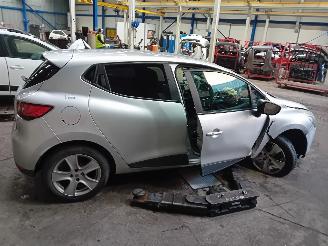 Renault Clio Clio IV (5R) Hatchback 5-drs 0.9 Energy TCE 90 12V (H4B-400(H4B-A4)) [=
66kW]  (11-2012/08-2021) picture 3