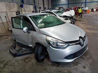 Renault Clio Clio IV (5R) Hatchback 5-drs 0.9 Energy TCE 90 12V (H4B-400(H4B-A4)) [=
66kW]  (11-2012/08-2021) picture 2