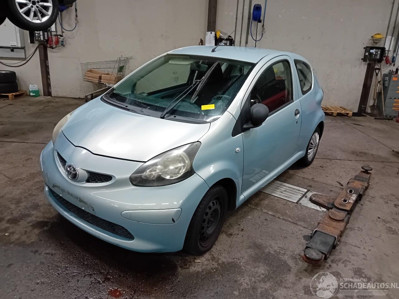 Toyota Aygo Aygo (B10) Hatchback 1.0 12V VVT-i (1KR-FE) [50kW]  (07-2005/05-2014)