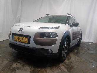 skadebil auto Citroën C4 C4 Cactus (0B/0P) Hatchback 5-drs 1.2 PureTech 82 12V (EB2F(HMZ)) [60k=
W]  (09-2014/...) 2015/4
