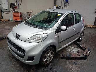 Salvage car Peugeot 107 107 Hatchback 1.0 12V (384F(1KR)) [50kW]  (06-2005/05-2014) 2011/1