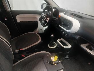 Renault Twingo Twingo III (AH) Hatchback 5-drs 1.0 SCe 70 12V (H4D-400(H4D-A4)) [52kW=
]  (09-2014/...) picture 9