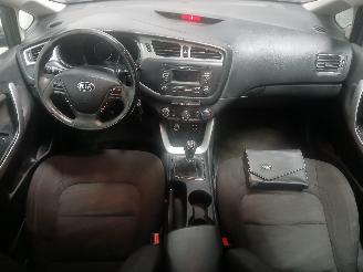 Kia Cee d Cee'd Sportswagon (JDC5) Combi 1.4i CVVT 16V (G4FA) [73kW]  (09-2012/1=
2-2018) picture 10