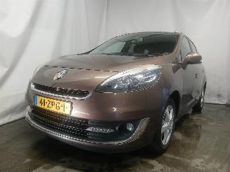 Voiture accidenté Renault Scenic Grand Scénic III (JZ) MPV 1.2 16V TCe 115 (H5F-400(H5F-A4)) [85kW]  =
(04-2012/12-2016) 2013/1