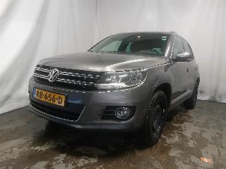 Unfallwagen Volkswagen Tiguan Tiguan (5N1/2) SUV 2.0 TDI 16V (CFFB(Euro 5)) [103kW]  (03-2008/07-201=
8) 2013/7