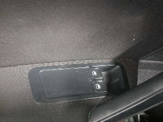 Volkswagen Golf Golf VII (AUA) Hatchback 1.2 TSI 16V (CJZB) [63kW]  (08-2012/03-2020) picture 13