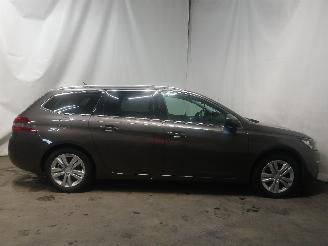 Peugeot 308 308 SW (L4/L9/LC/LJ/LR) Combi 5-drs 1.2 12V e-THP PureTech 130 (EB2DTS=
(HNY)) [96kW]  (03-2014/06-2021) picture 7