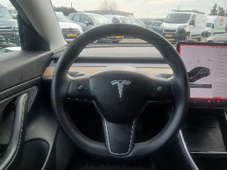 Tesla Model 3 Model 3 Sedan Long Range AWD 75 kWh (3D5) [258kW]  (06-2018/...) picture 13