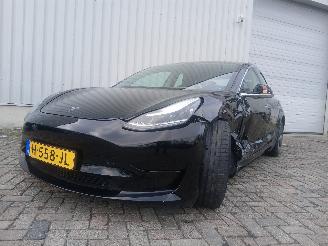 Tesla Model 3 Model 3 Sedan Long Range AWD 75 kWh (3D5) [258kW]  (06-2018/...) picture 14